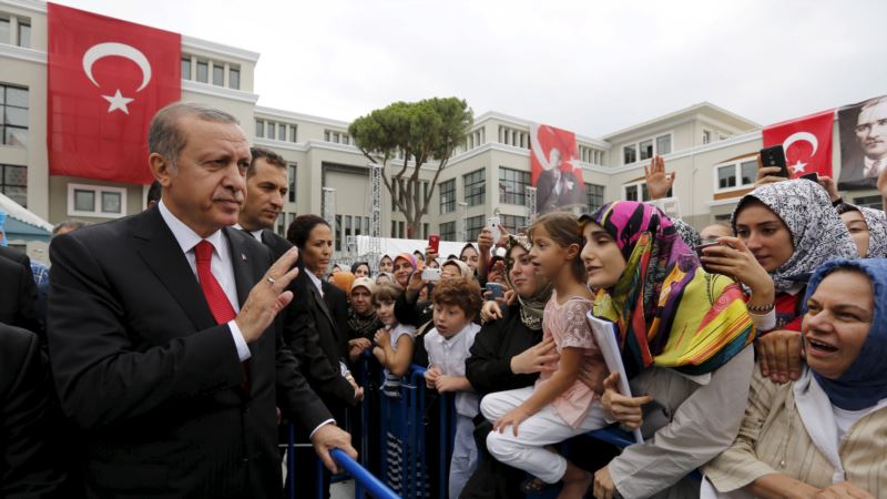 Turski srednjoškolci više ne uče o Darvinu