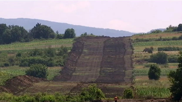 Turski tok kroz vinograde, uništeno stotinu imanja bez obaveštenja
