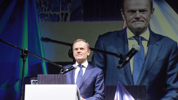 Tusk: Poljskom vladaju savremeni boljševici, pobedite ih