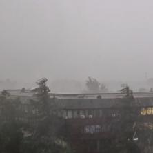 U BANJALUCI PAO MRAK! Jako nevreme se obrušilo na grad - kiša lije kao iz bokala (VIDEO)