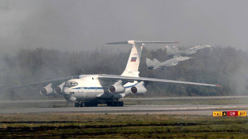U Beograd sleteo avion sa medicinskom opremom i lekarima iz Rusije