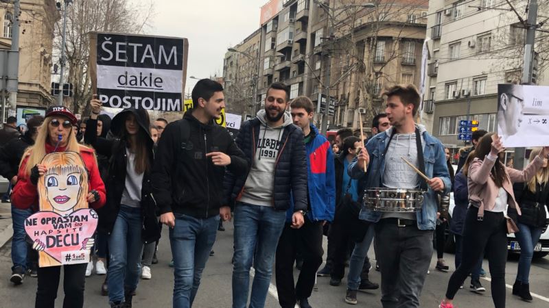 U Beogradu protest studenata: Mislim, dakle, hapsi me 