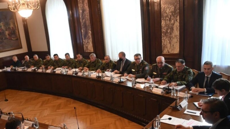 Vlasti u Srbiji odlučile da oružane snage ostaju u najvišem stepenu borbene gotovosti zbog Kosova