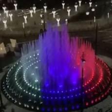  U ČAST DOLASKA VLADIMIRA PUTINA: Fontana na Slaviji u bojama ruske zastave! (VIDEO)