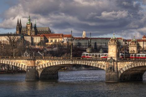 U Češkoj nastavljeni dvodnevni parlamentarni izbori