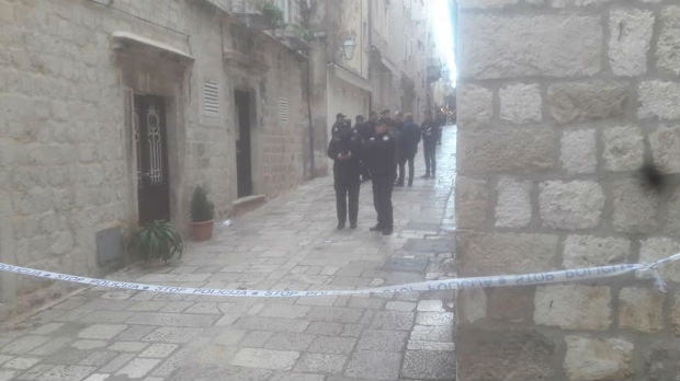 U stanu u Dubrovniku pronađena tri tela