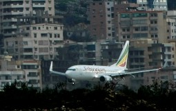 
					Nema preživelih u padu aviona u Etiopiji, poginulo 157 osoba 
					
									
