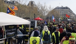 U Francuskoj počeli protesti pokreta Žuti prsluci, u Parizu privedeno 20 osoba