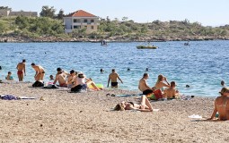 
					U Hrvatskoj oko 5.000 turista iz Srbije 
					
									
