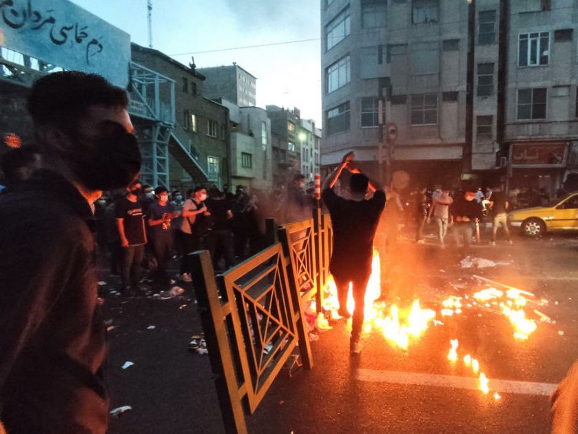 Sukobi policije i demonstranata u gradovima širom Irana