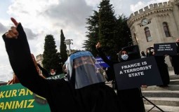 
					U Istanbulu protest zbog karikatura proroka Muhameda u Šarli ebdou 
					
									