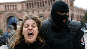 U Jerevanu hiljade protestuju protiv vlade Jermenije
