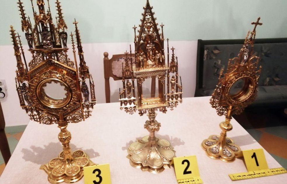 U Kanjiži pronađeni predmeti ukradeni iz crkve u Beču