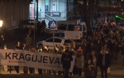 
					U Kragujevcu održan protest 1 od 5 miliona, poručeno Vučiću da ode 
					
									