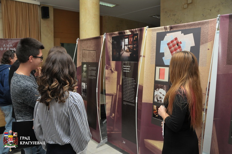 U Kragujevcu otvorena izložba Ana Frank - Istorija za sadašnjost