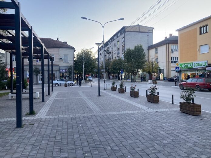 U Kuršumliji pomažu dve raseljene porodice – 1,3 miliona dinara za obnovu domova