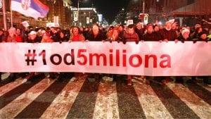 U Negotinu sinoć održana prva protestna šetnja „Jedan od pet miliona“