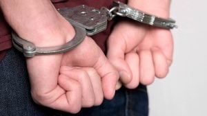 U Nišu uhapšene tri osobe zbog sumnje da su oštetili Ministarstvo odbrane i Vojsku Srbije