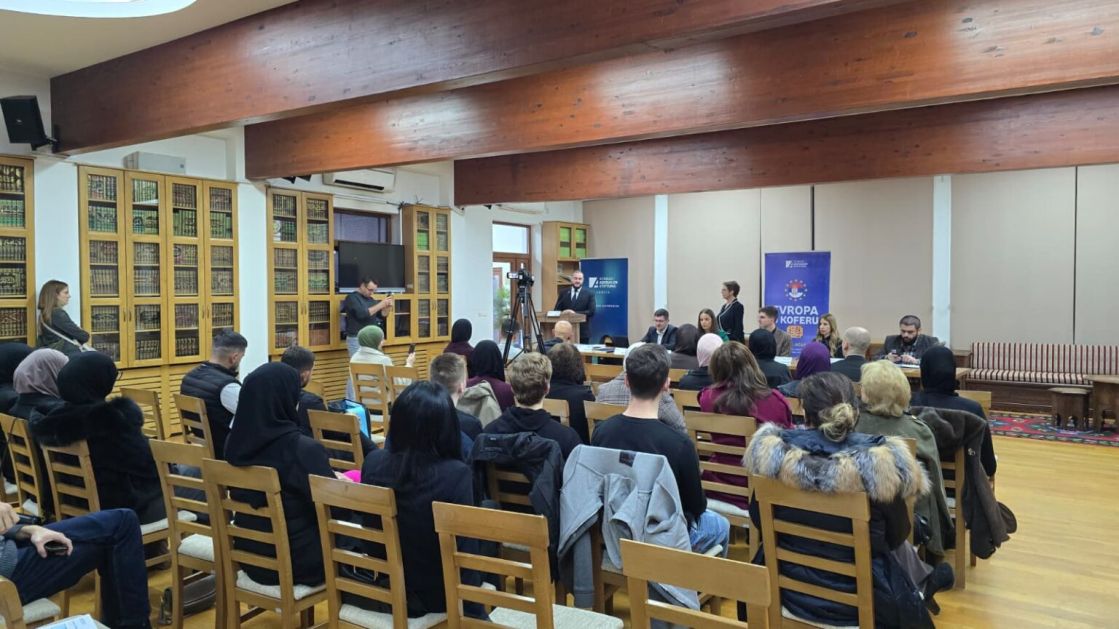 U Novom Pazaru održana tribina „Evropa u koferu“ – Dijalog o evropskim integracijama Srbije