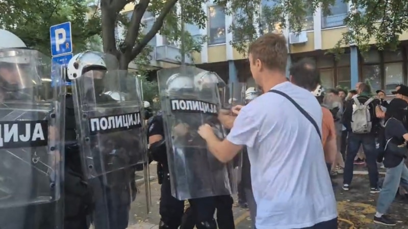 U Novom Sadu protest podrške opozicionom poslaniku u kućnom pritvoru 