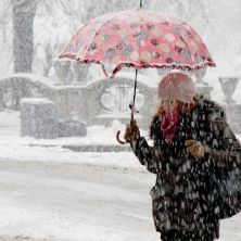 U POJEDINIM KRAJEVIMA SRBIJE OČEKUJU SE VETROVI OLUJNE JAČINE: Hladno i oblačno vreme sa padavinama u celoj zemlji