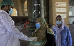 
					U Pakistanu više od 100.000 zaraženih, bolnice vraćaju pacijente 
					
									