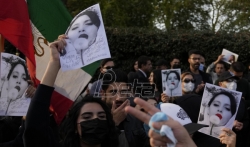 U Parizu i Londonu napeti skupovi u blizini iranskih ambasada