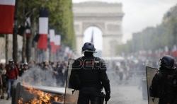 U Parizu incidenti posle vojne parade