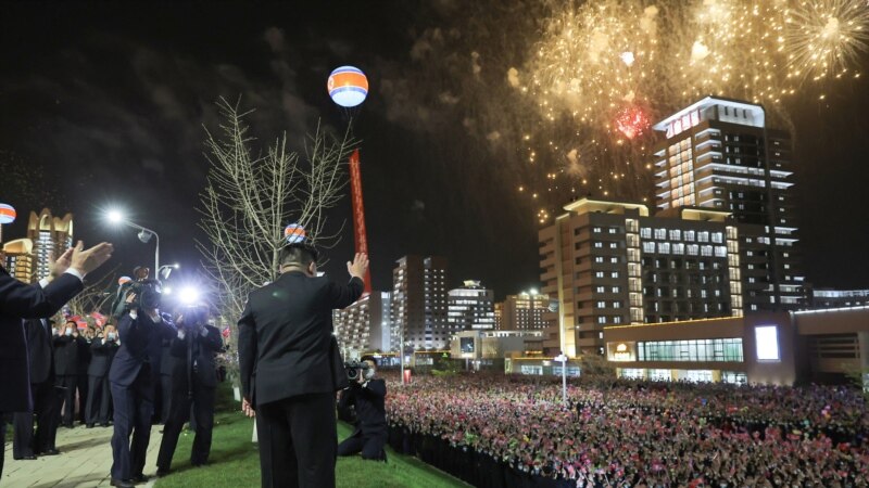 U Pjongjangu ceremonija povodom završetka izgradnje 10.000 stanova