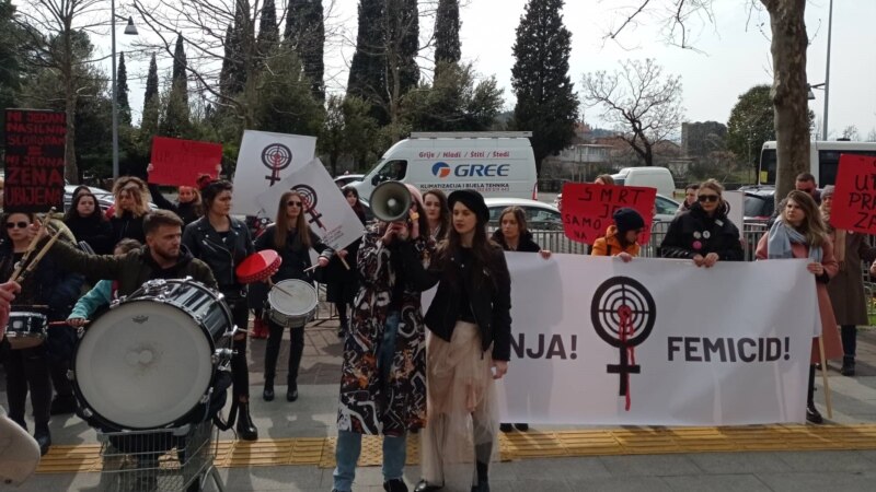 U Podgorici održan Osmomartovski marš za mir i protiv femicida
