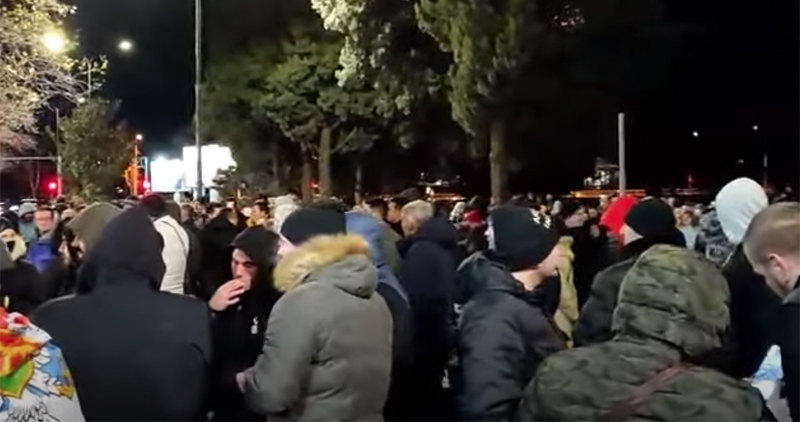U Podgorici protest zbog najavljenog izglasavanja nepoverenja Vladi