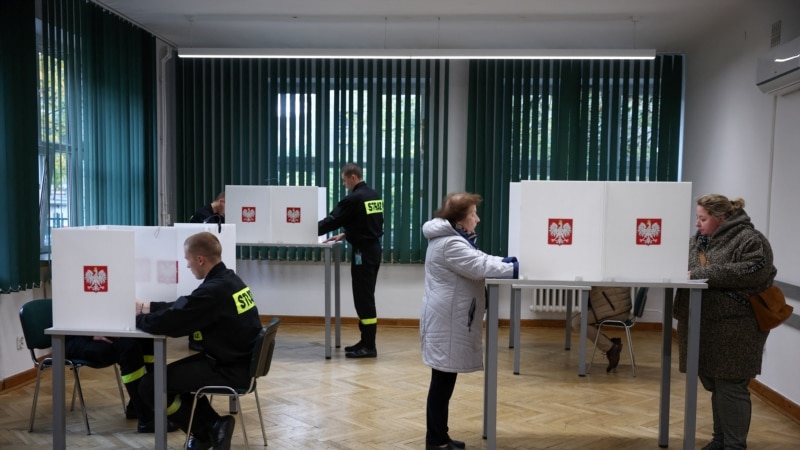 U Poljskoj parlamentarni izbori i referendum o migrantima