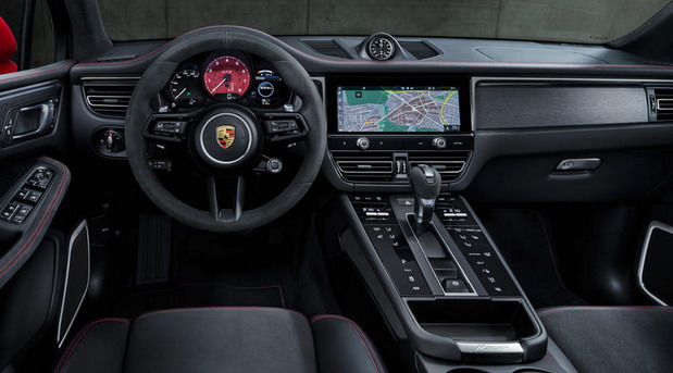 U Rusiji onesposobljeno na stotine Porscheovih automobila