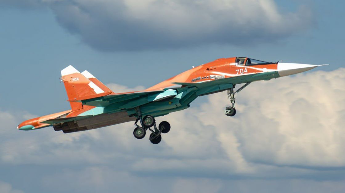 U Rusiji uočen prvi izvozni borbeni avion Su-34 čiji će korisnik najverovatnije biti Alžir