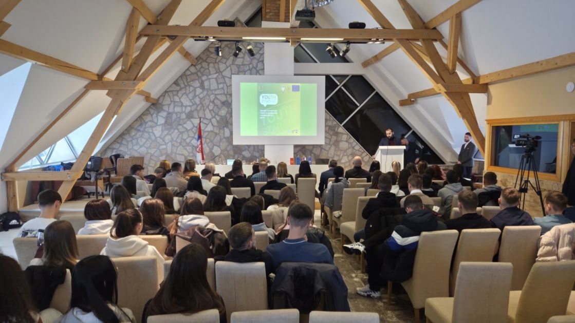 U Sjenici održan panel “Youth Start Up’” za mlade iz Sjenice i Pljevalja