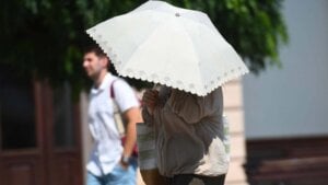 U Srbiji temperature iznad proseka: Kako razlikovati sunčanicu od toplotnog udara?