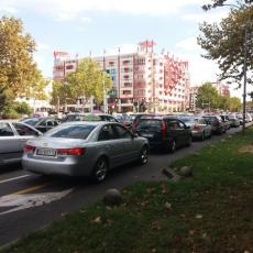 U TOKU PROTEST TAKSISTA: Blokiran Beograd, izbile čarke između vozača i učesnika demonstracija (FOTO/VIDEO)