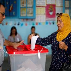 U Tunisu predsednički izbori: Umrla prva dama, a među kandidatima dve žene i medijski mogul koji je trenutno u ZATVORU