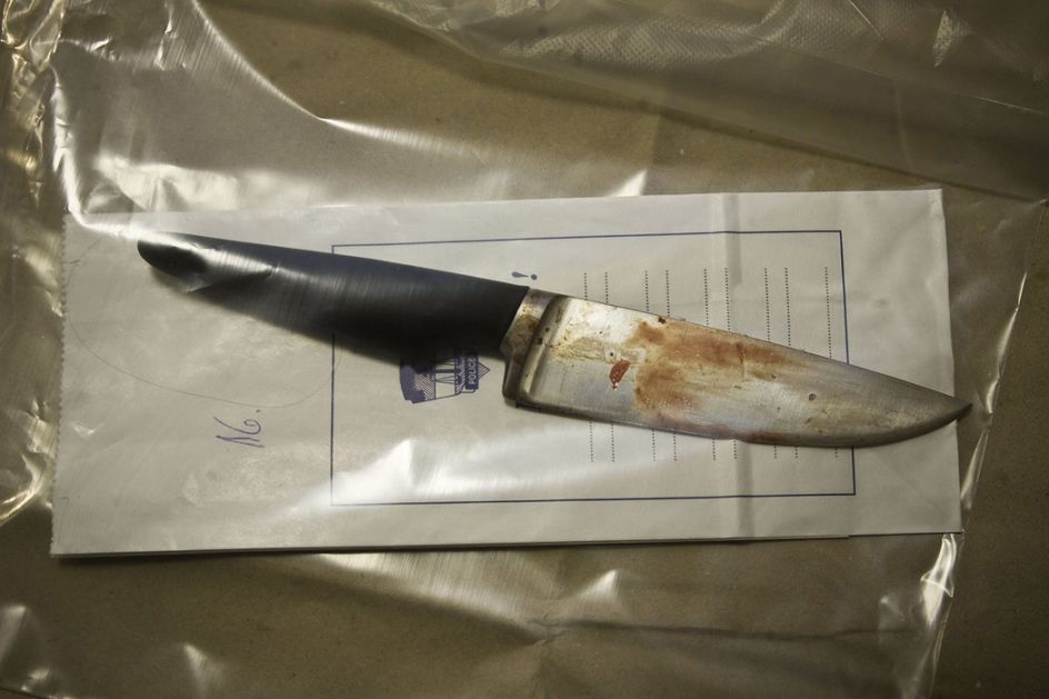 U Zablaću kod Čačka suprug nožem izbo ženu i povredio 11- ogodišnjeg sina