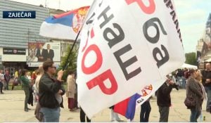 U Zaječaru počeo višečasovni protest, održano 16 minuta tišine
