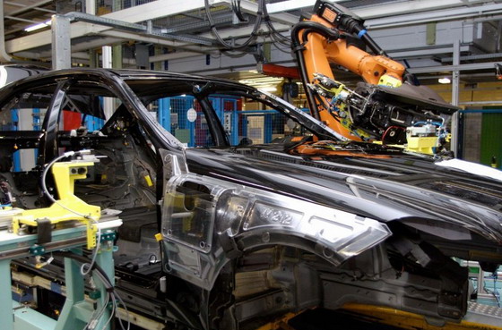 U autoindustriji zaposleno milion robota