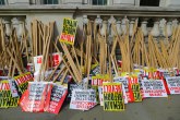 U britanskim gradovima protesti: Džonsone, sram te bilo