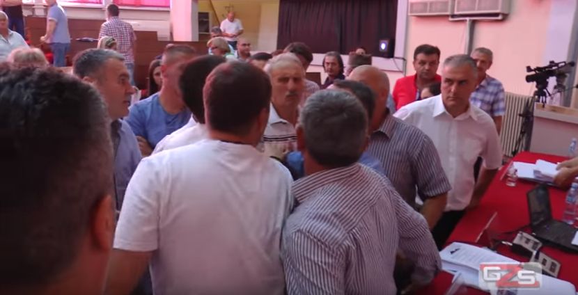 U čačanskoj skupštini ponovo haos: Todorović i Trifunović krive opoziciju za incident