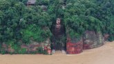 U fotografijama: Poplave prete džinovskoj statui Bude u Kini