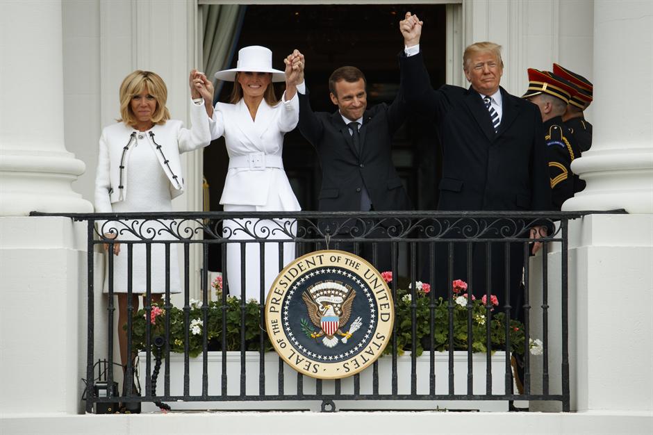 U gostima kod Trampa: Makron i žene u belom (FOTO)