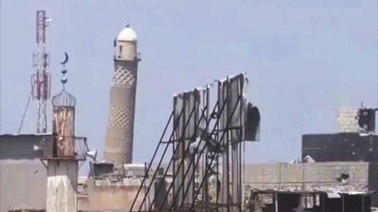 U granatiranju oštećena velika džamija u Mosulu