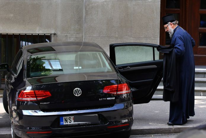 U ime Oca, i Sina i Svetoga BMW-a: Srpske vladike u svoj svojoj skromnosti
