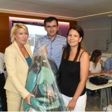 U organizaciji Gradske opštine Zemun podeljeno 100 auto-sedišta porodiljama!