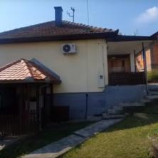 U ovoj kući je živeo Nermin Sulejmanović, monstrum iz Gradačca (VIDEO)