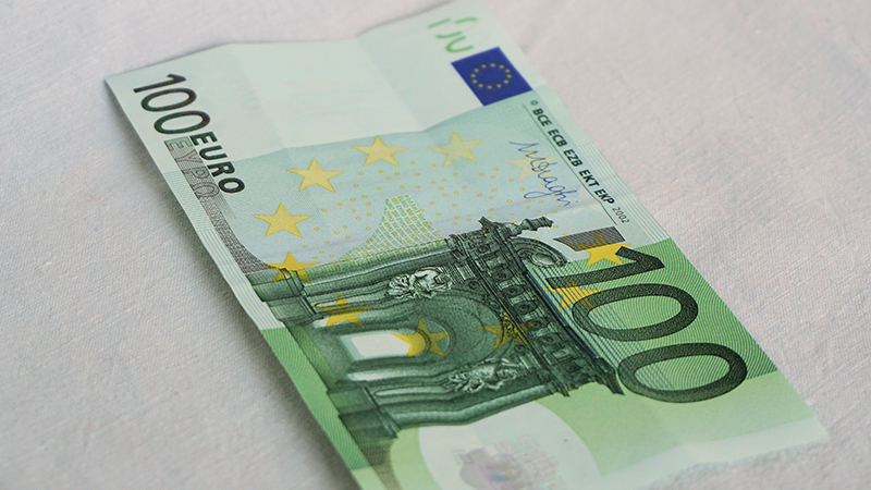 U ponedeljak počinje isplata 100 evra građanima koji su se prijavili